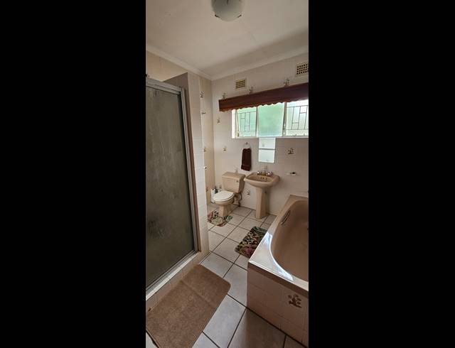 3 BEDROOM HOUSE FOR SALE IN CASHAN